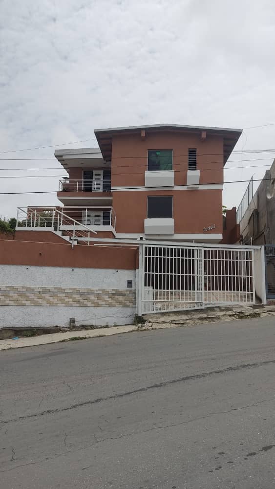 #80 - Casa para Venta en La Guaira - X