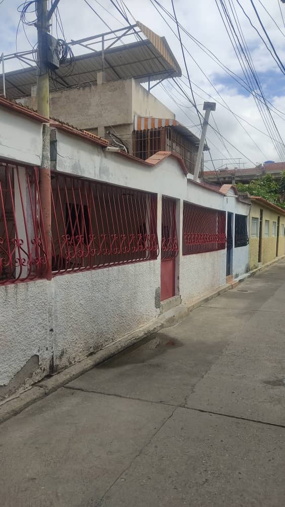 #81 - Casa para Venta en La Guaira - X