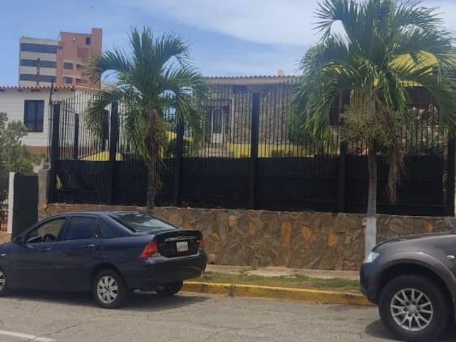 #51 - Casa para Venta en La Guaira - X