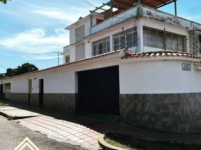 Venta en PLAYA GRANDE - La Guaira