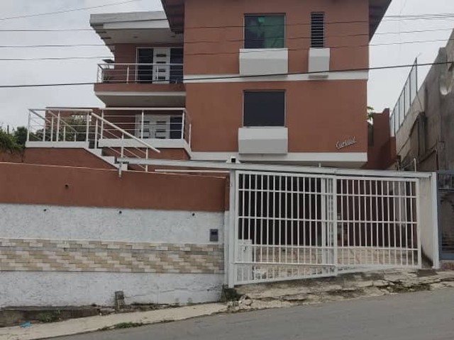 #80 - Casa para Venta en La Guaira - X